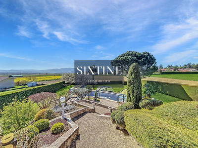 Maison - 144 m² - 10 pièces