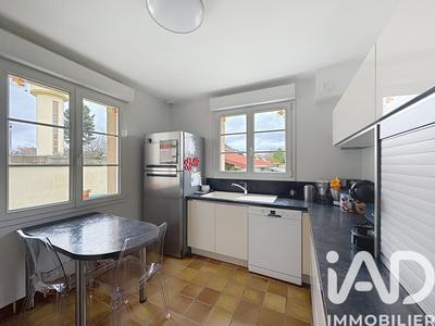 Maison - 140 m² - 10 pièces