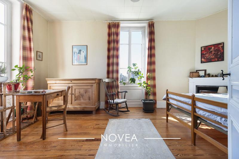 Maison ancienne - 210 m² - 8 pièces