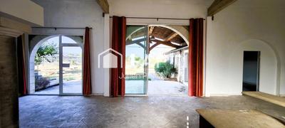 Maison - 180 m² - 5 pièces