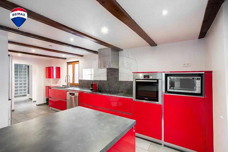 Maison - 174 m² - 7 pièces