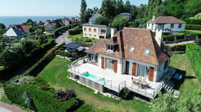 Maison - 136 m² - 7 pièces