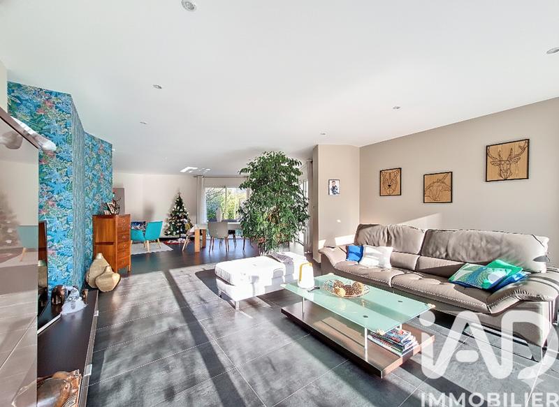 Maison - 202 m² - 5 pièces