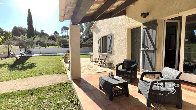 Propriété - 145 m² - 5 pièces