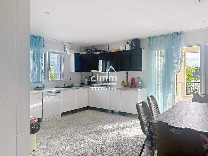 Maison - 146 m² - 6 pièces