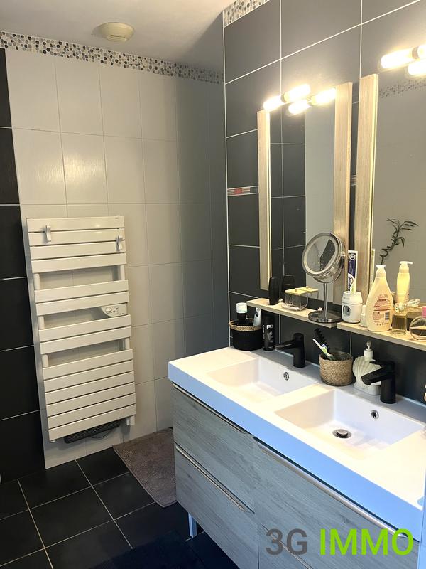 Maison - 102 m² - 4 pièces