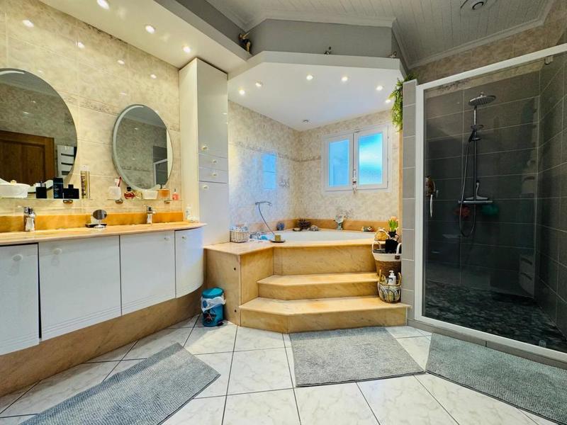 Maison - 160 m² - 3 pièces