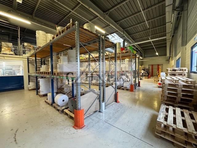 Entrepôt - 1 625 m²