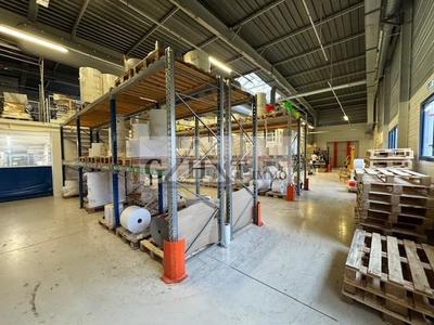 Entrepôt - 1 625 m²