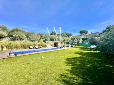 Maison - 181 m² - 7 pièces