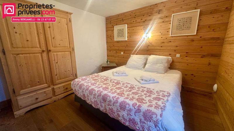 Maison - 239 m² - 8 pièces