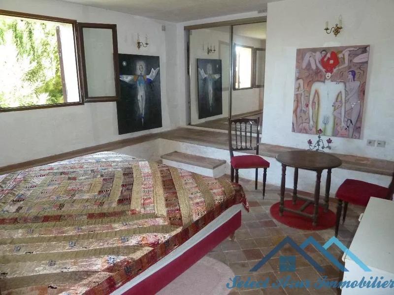 Villa - 200 m² - 7 pièces