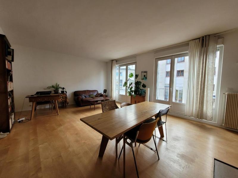 Appartement - 100 m² - 3 pièces