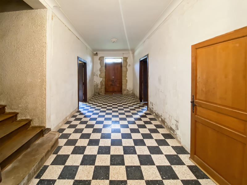 Maison - 327 m² - 6 pièces