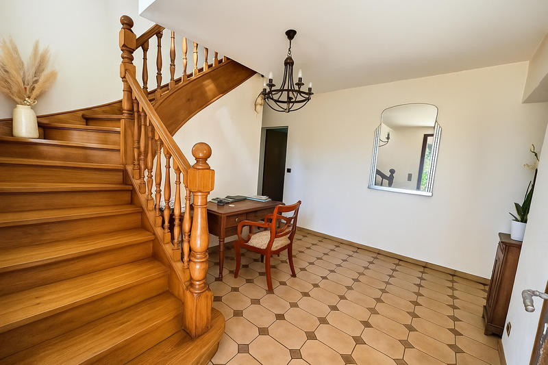 Maison - 195 m² - 6 pièces