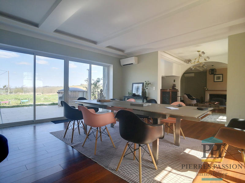 Maison ancienne - 232 m² - 9 pièces