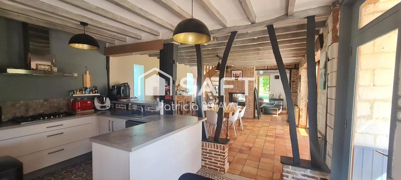 Maison - 165 m² - 8 pièces