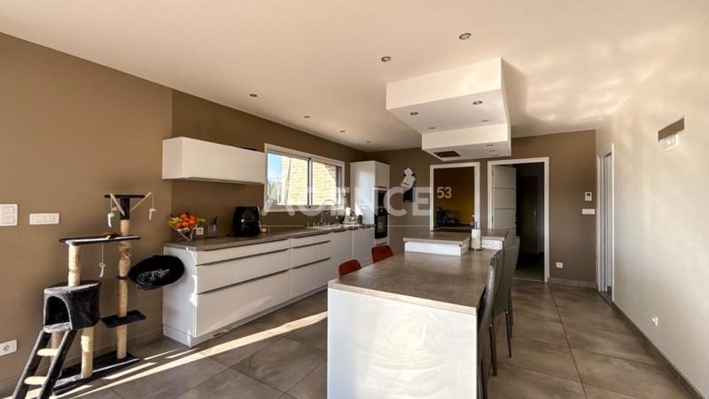 Maison - 191 m² - 6 pièces