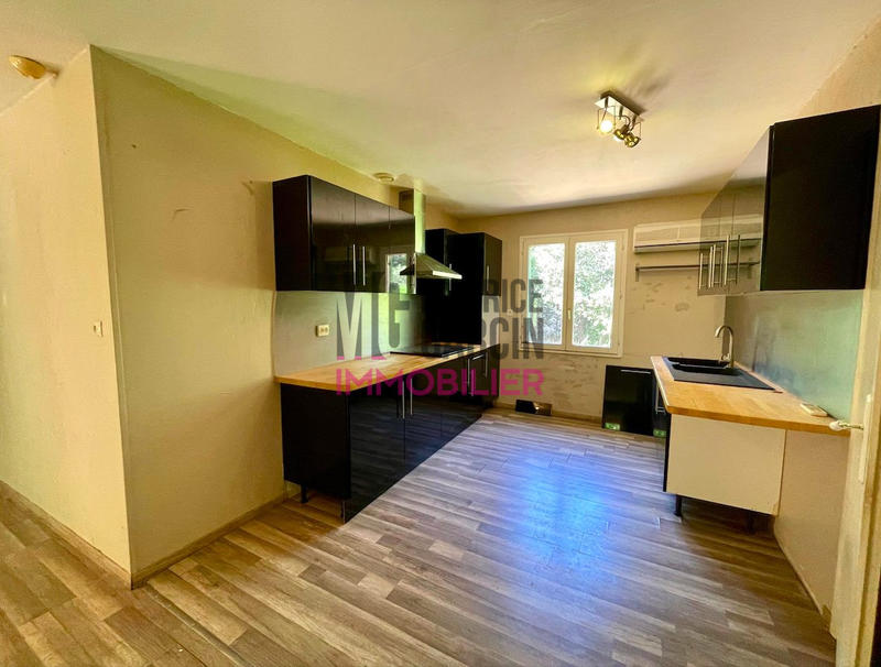 Maison - 101 m² - 5 pièces