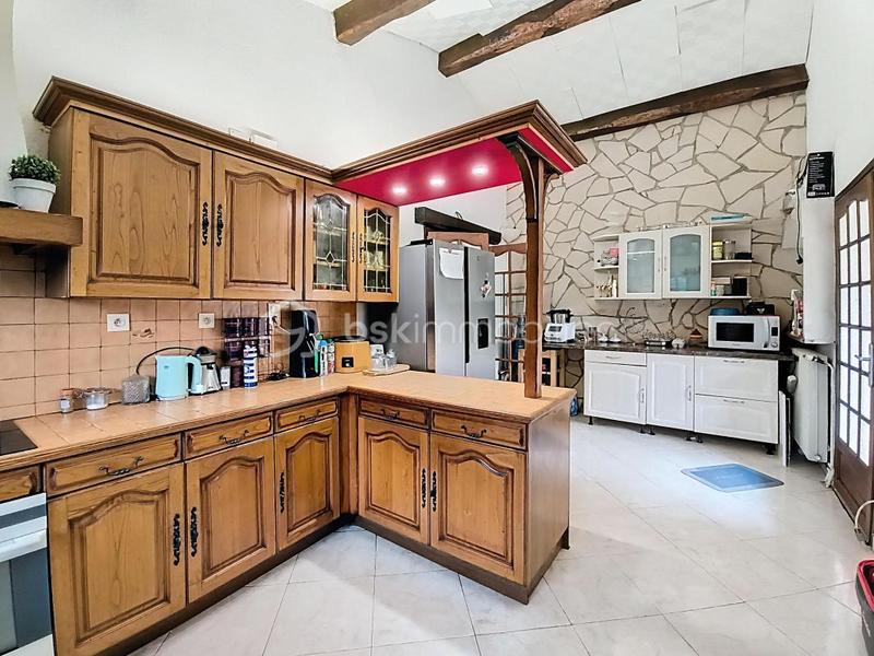 Maison - 287 m² - 11 pièces