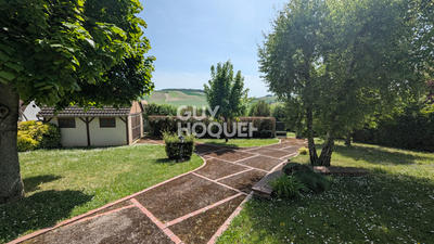 Maison - 168 m² - 8 pièces