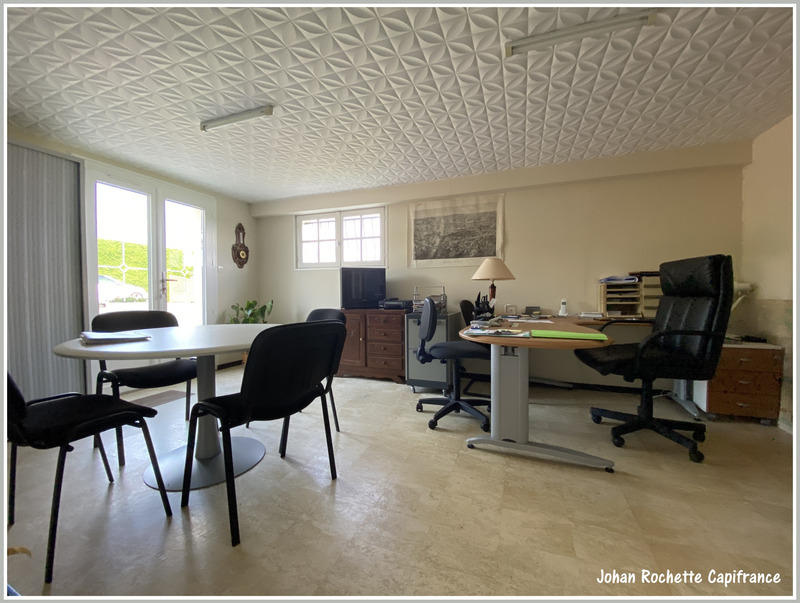 Maison - 210 m² - 10 pièces