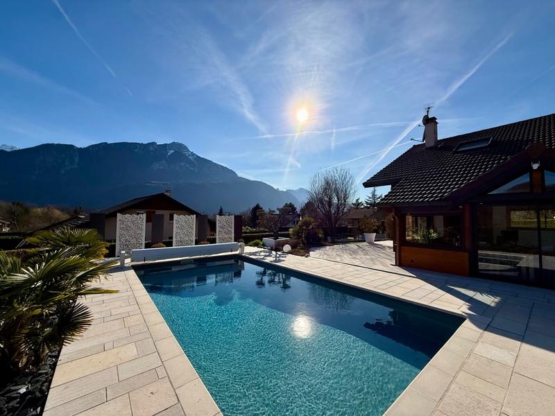 Maison - 138 m² - 5 pièces