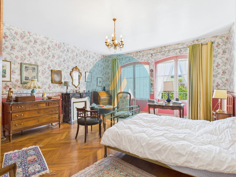 Maison - 169 m² - 7 pièces