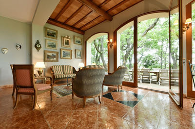 Villa - 360 m² - 10 pièces