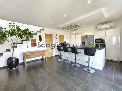 Villa - 150 m² - 5 pièces