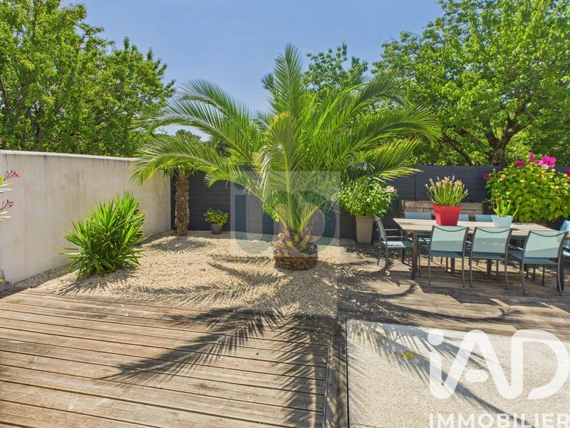 Maison - 223 m² - 9 pièces