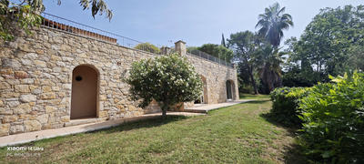 Maison - 251 m² - 8 pièces