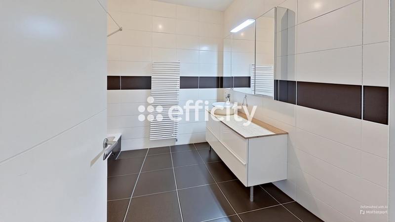 Maison - 161 m² - 7 pièces