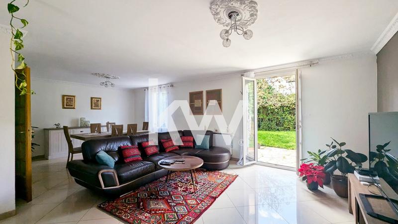 Maison - 184 m² - 8 pièces