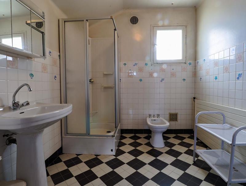 Maison - 260 m² - 12 pièces