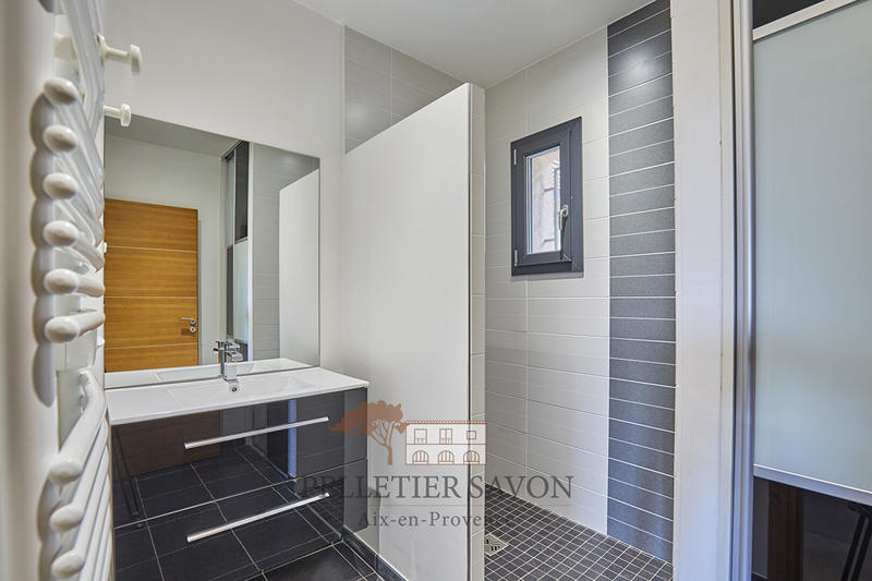 Maison - 200 m² - 6 pièces