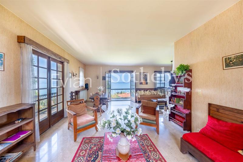 Maison - 300 m² - 8 pièces