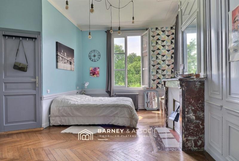 Maison - 440 m² - 12 pièces