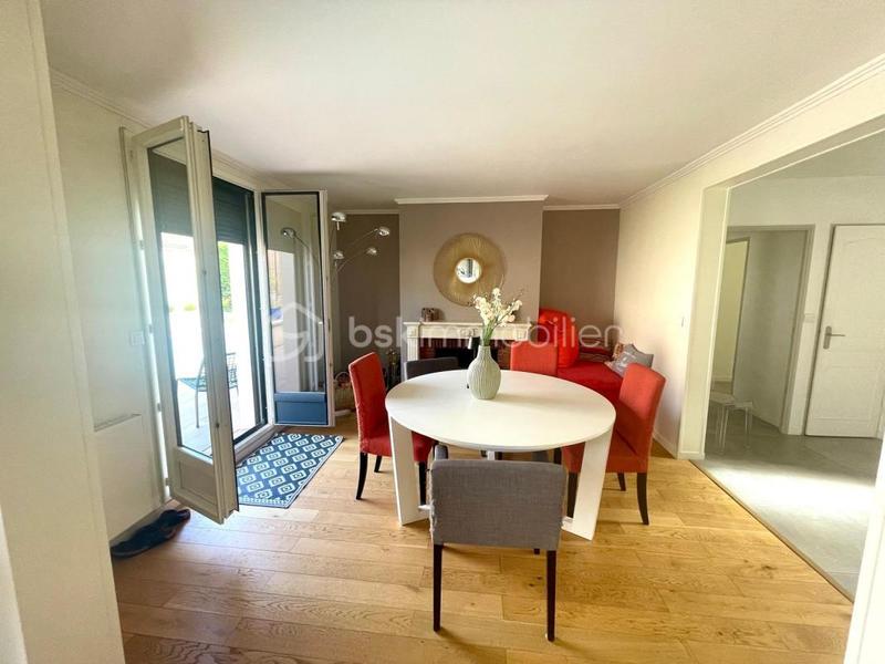 Propriété - 227 m² - 9 pièces