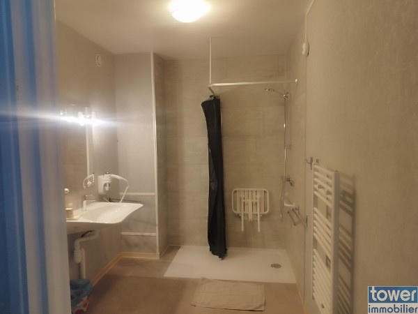 Local commercial - 1 088 m² - 1 pièce