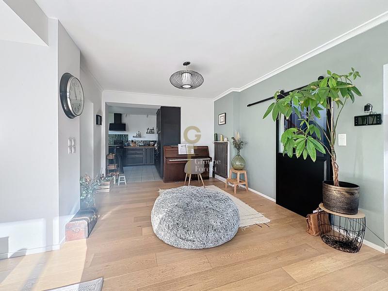 Maison - 208 m² - 8 pièces