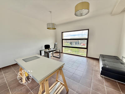 Immeuble - 220 m² - 6 pièces