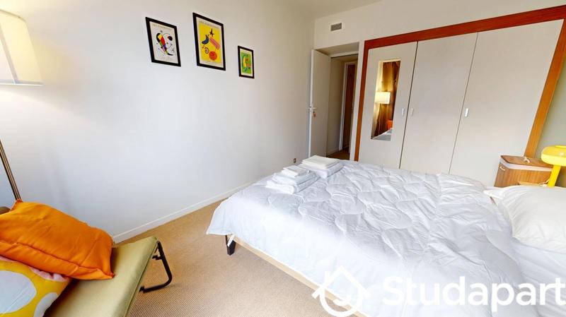 Chambre - 13 m² - 1 pièce