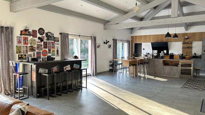 Maison - 193 m² - 6 pièces