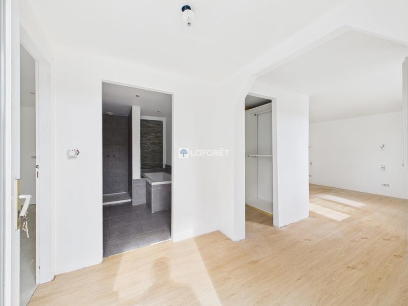 Maison - 187 m² - 6 pièces