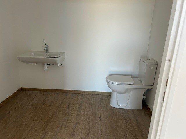 Local commercial - 100 m² - 1 pièce