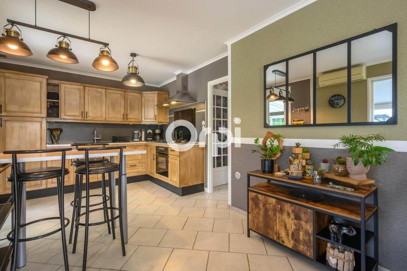 Maison - 180 m² - 7 pièces