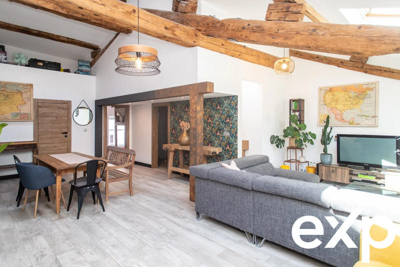 Loft - 143 m² - 5 pièces