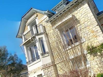 Maison en pierre - 153 m² - 7 pièces