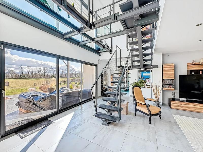 Maison - 260 m² - 10 pièces